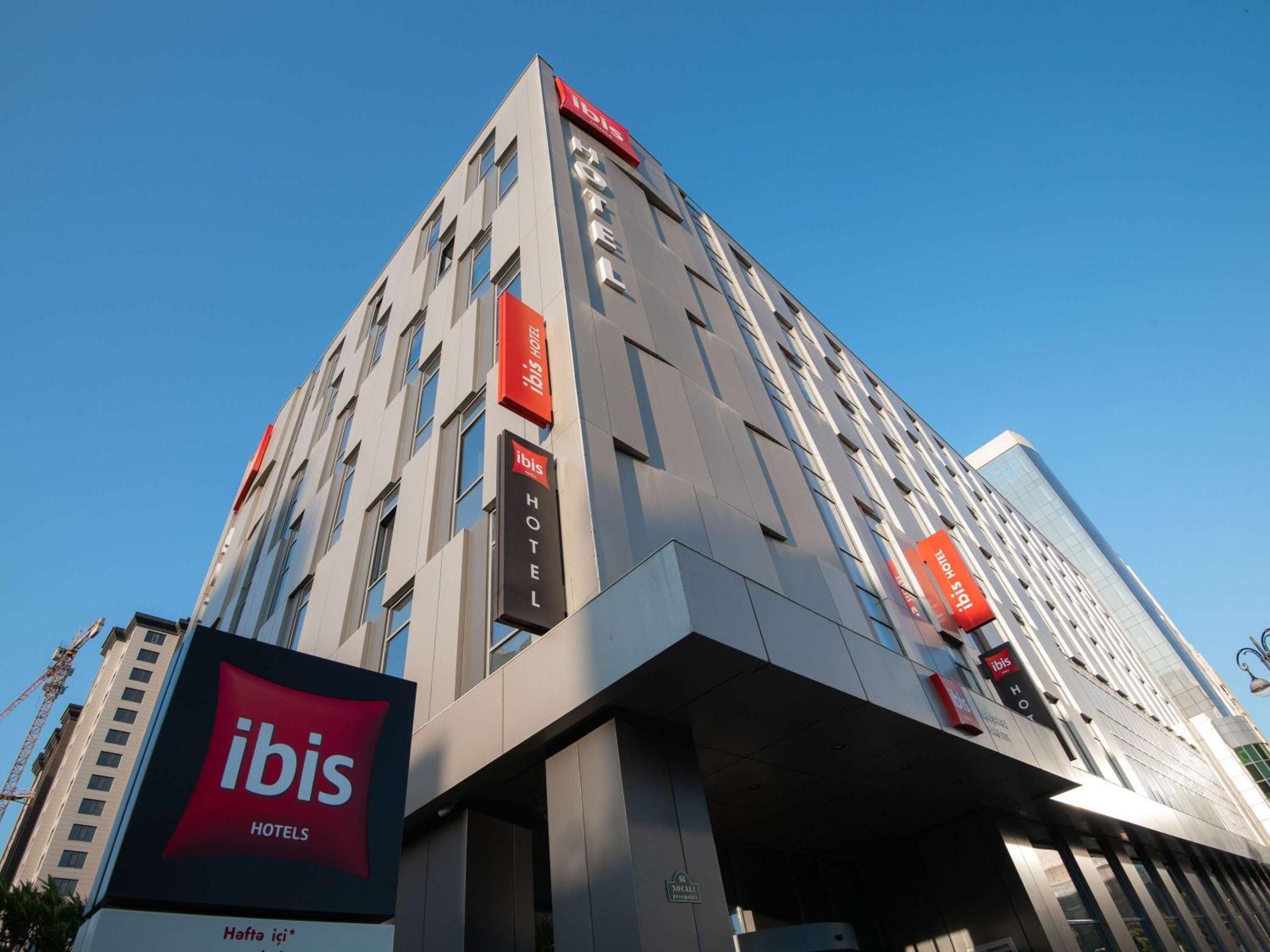 ibis Baku City Bagian luar foto