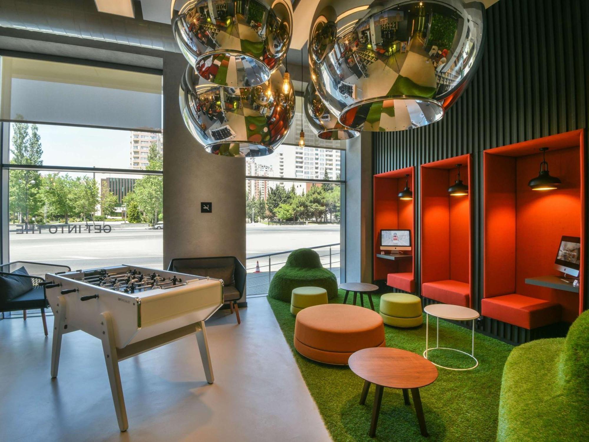ibis Baku City Bagian luar foto