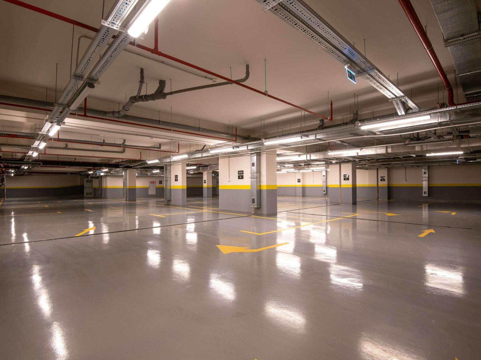 ibis Baku City Bagian luar foto