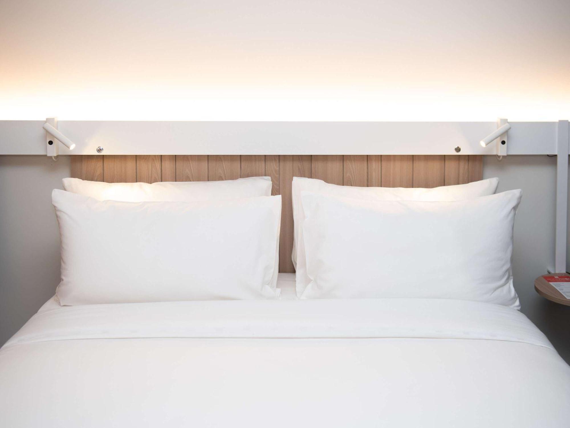 ibis Baku City Bagian luar foto
