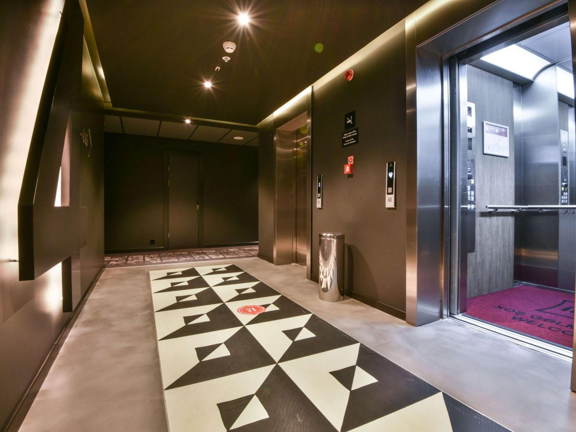 ibis Baku City Bagian luar foto